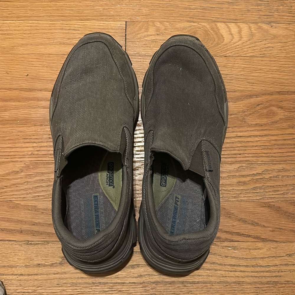 Men’s Sketchers slip-on shoes
